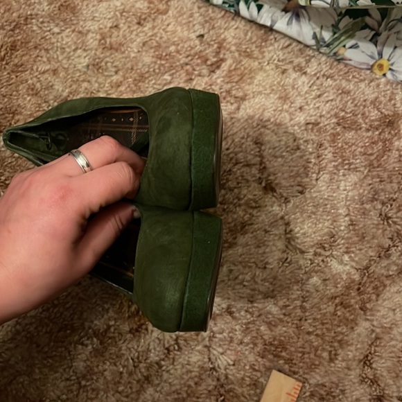 BCBG GIRL - green heeled Mary Janes 💚 - Picture 5 of 6